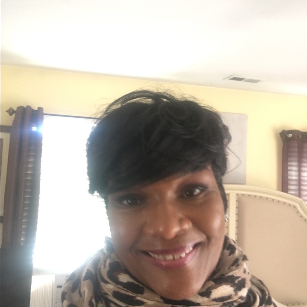 Meet your Posher, Cametia